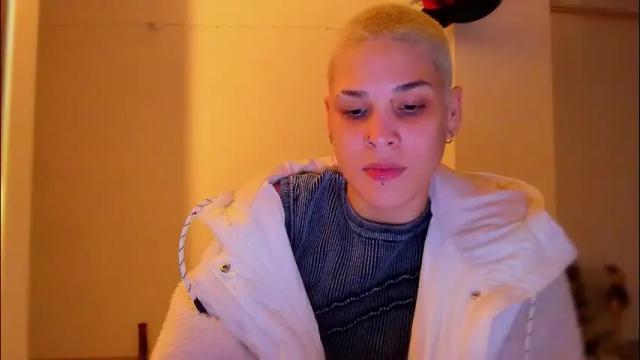 Image 11 of laura_r23 Stream on Chaturbate on 17 days ago