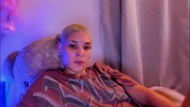 Image 12 of laura_r23 Stream on Chaturbate on 16 days ago