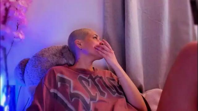 Image 4 of laura_r23 Stream on Chaturbate on 16 days ago