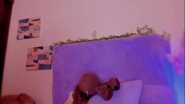 Image 4 of laura_r23 Stream on Chaturbate on 13 days ago