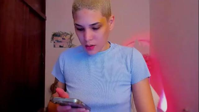 Image 12 of laura_r23 Stream on Chaturbate on 6 days ago