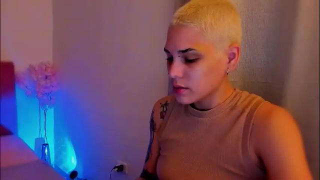 Image 2 of laura_r23 Stream on Chaturbate on 9 days ago