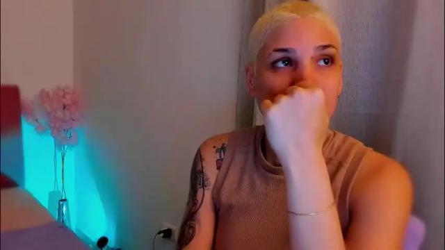 Image 4 of laura_r23 Stream on Chaturbate on 9 days ago