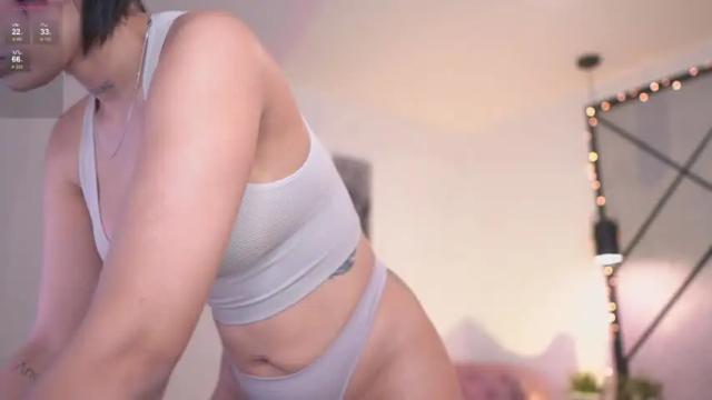 Image 11 of laura_roldan Stream on Chaturbate on 18 months ago