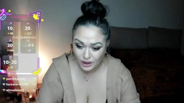 Image 12 of laura_sinner Stream on Chaturbate on 19 days ago