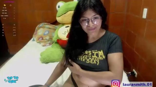 Image 6 of laura_smith0 Stream on Chaturbate on 17 months ago