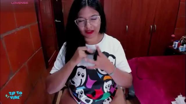 Image 7 of laura_smith0 Stream on Chaturbate on 2 months ago