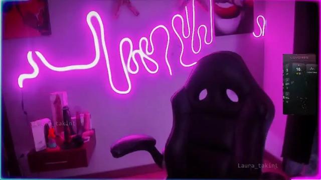 Image 11 of laura_takint Stream on Chaturbate on 16 months ago