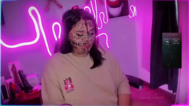 Image 4 of laura_takint Stream on Chaturbate on 16 months ago