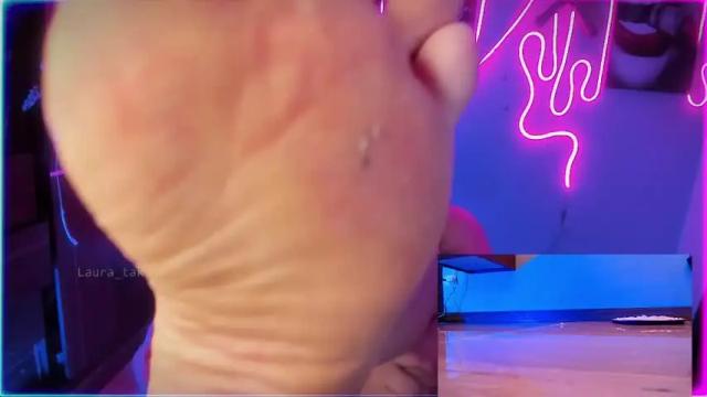 Image 11 of laura_takint Stream on Chaturbate on 15 months ago