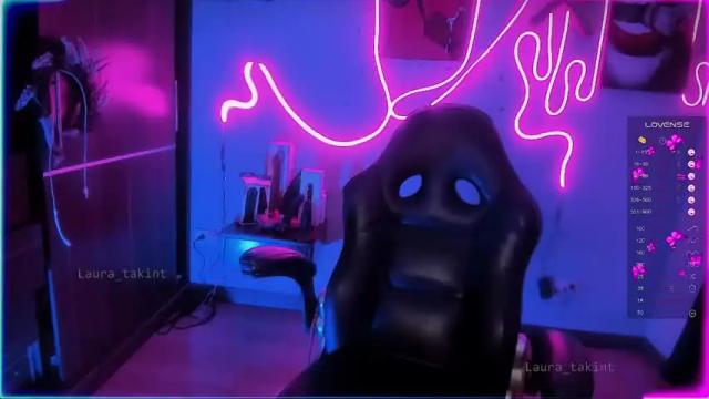 Image 12 of laura_takint Stream on Chaturbate on 15 months ago