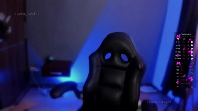 Image 12 of laura_takint Stream on Chaturbate on 14 months ago
