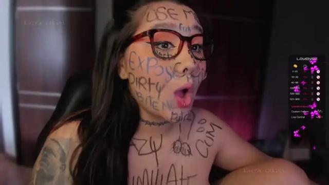 Image 10 of laura_takint Stream on Chaturbate on 14 months ago