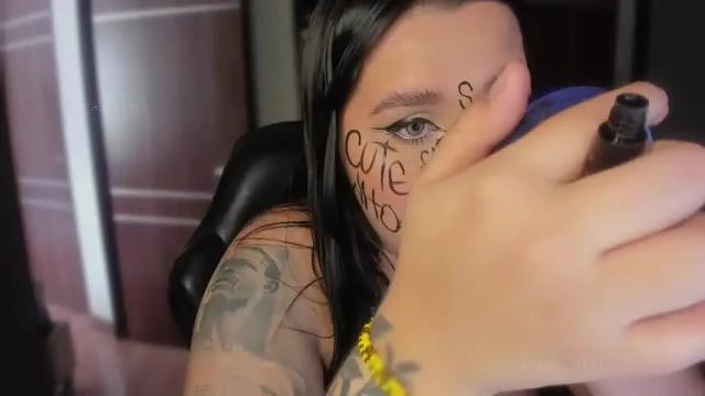 Image 3 of laura_takint Stream on Chaturbate on 13 months ago