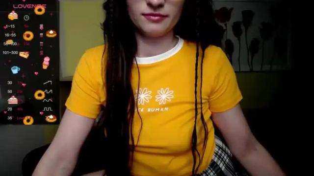 Image 11 of lauradre_ Stream on Chaturbate on 14 months ago