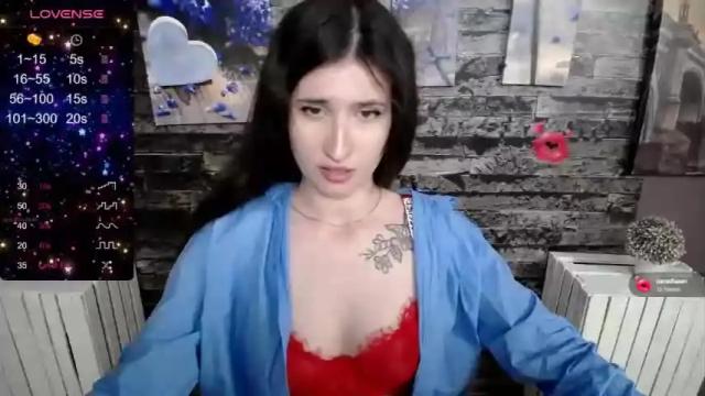 Image 3 of lauradre_ Stream on Chaturbate on 13 months ago