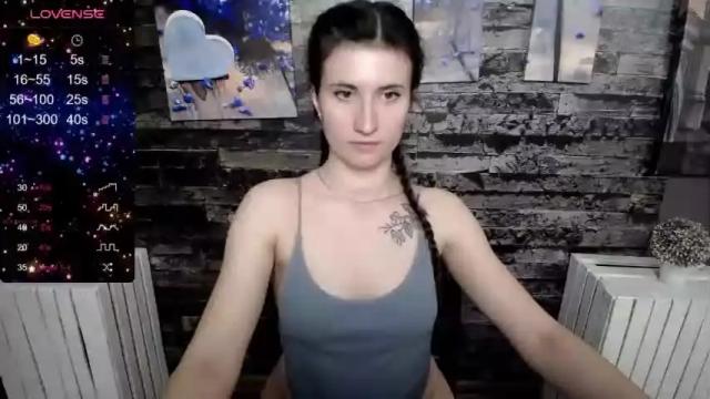 Image 4 of lauradre_ Stream on Chaturbate on 13 months ago