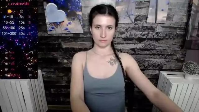Image 6 of lauradre_ Stream on Chaturbate on 13 months ago