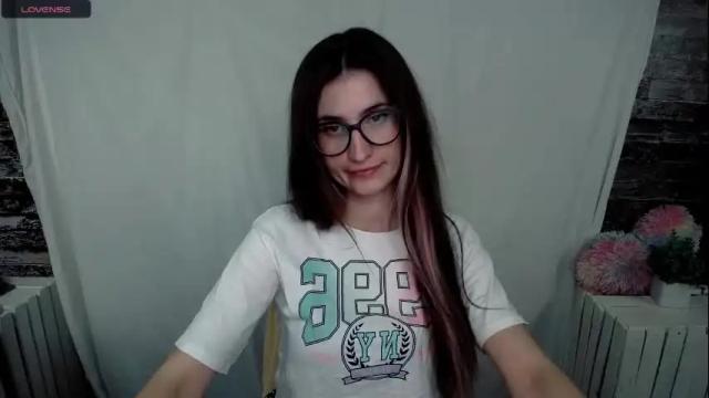 Image 6 of lauradre_ Stream on Chaturbate on 1 month ago