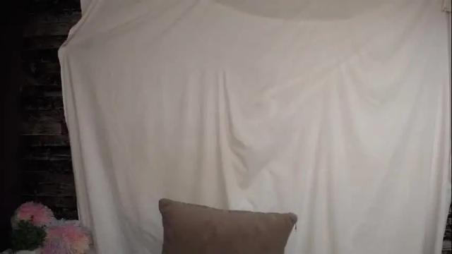Image 11 of lauradre_ Stream on Chaturbate on 29 days ago