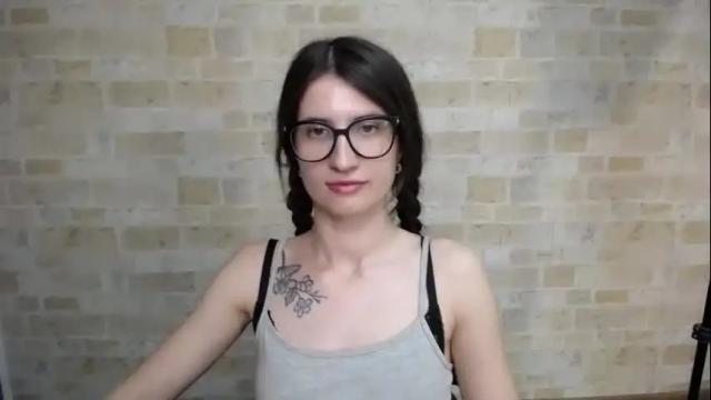 Image 6 of lauradre_ Stream on Chaturbate on 14 days ago