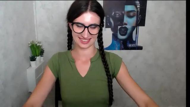 Image 10 of lauradre_ Stream on Chaturbate on 3 months ago