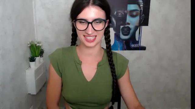 Image 12 of lauradre_ Stream on Chaturbate on 3 months ago