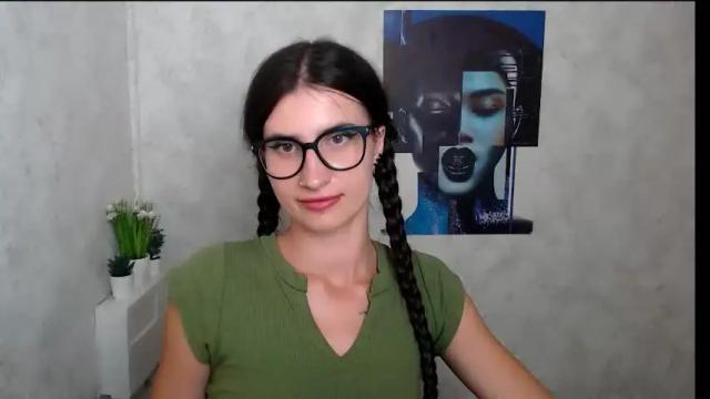 Image 3 of lauradre_ Stream on Chaturbate on 3 months ago