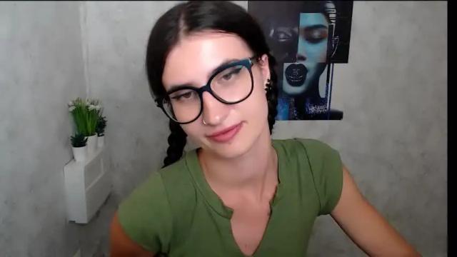 Image 7 of lauradre_ Stream on Chaturbate on 3 months ago