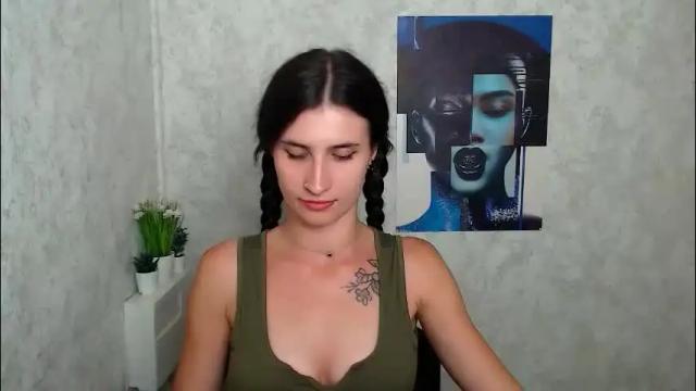 Image 2 of lauradre_ Stream on Chaturbate on 3 months ago