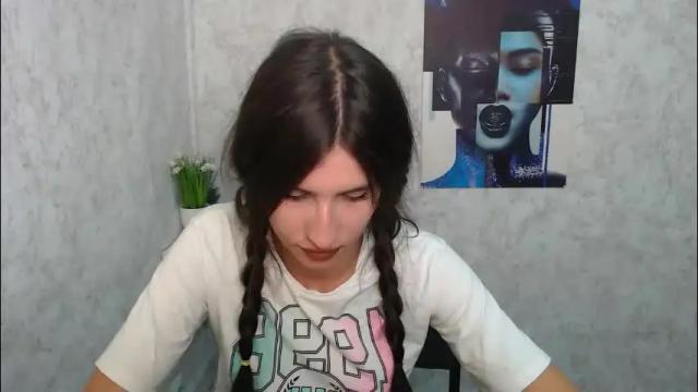 Image 12 of lauradre_ Stream on Chaturbate on 2 months ago
