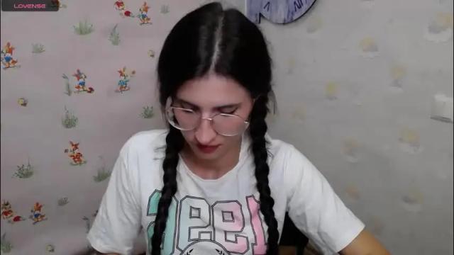 Image 10 of lauradre_ Stream on Chaturbate on 2 months ago