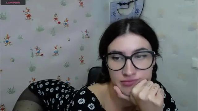 Image 11 of lauradre_ Stream on Chaturbate on 2 months ago
