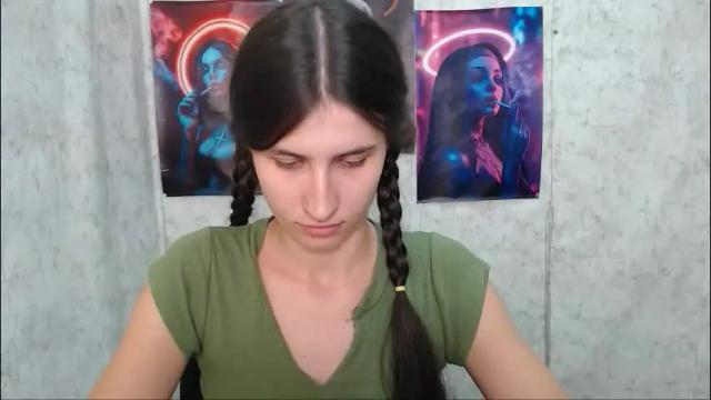 Image 12 of lauradre_ Stream on Chaturbate on 1 month ago