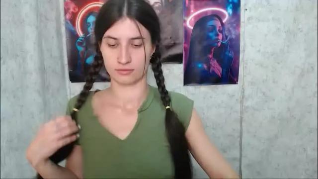 Image 2 of lauradre_ Stream on Chaturbate on 1 month ago