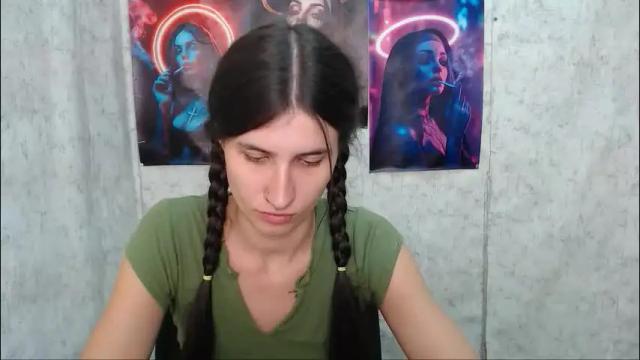 Image 3 of lauradre_ Stream on Chaturbate on 1 month ago