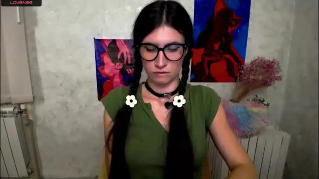 Image 3 of lauradre_ Stream on Chaturbate on 28 days ago