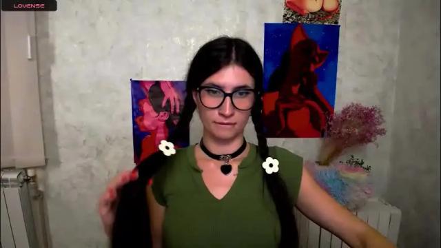 Image 6 of lauradre_ Stream on Chaturbate on 28 days ago