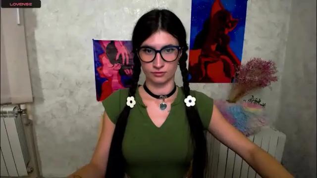 Image 7 of lauradre_ Stream on Chaturbate on 28 days ago