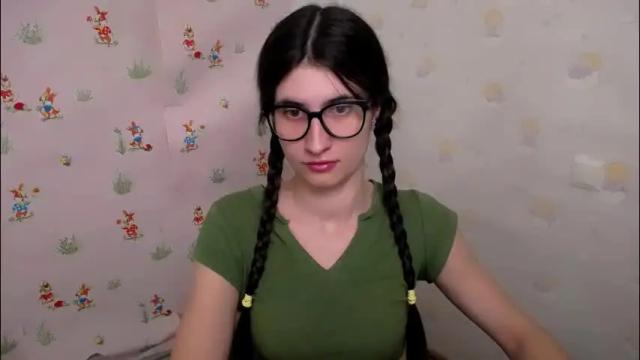Image 2 of lauradre_ Stream on Chaturbate on 1 month ago