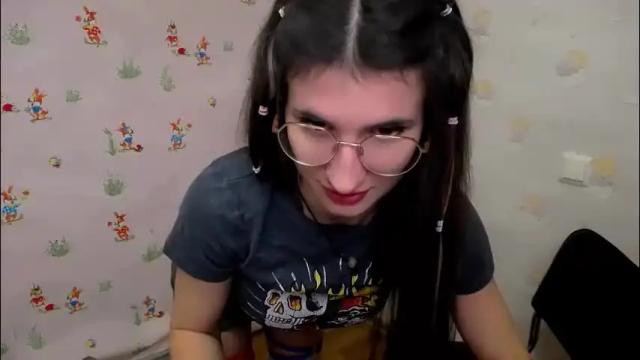 Image 3 of lauradre_ Stream on Chaturbate on 29 days ago