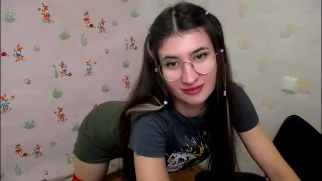 Image 4 of lauradre_ Stream on Chaturbate on 29 days ago