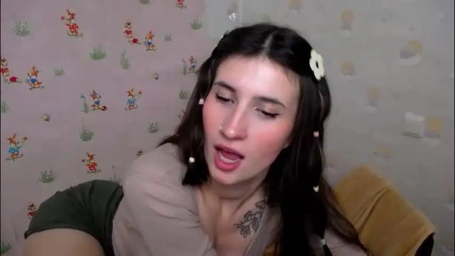 Image 11 of lauradre_ Stream on Chaturbate on 26 days ago