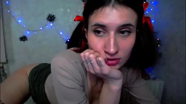 Image 8 of lauradre_ Stream on Chaturbate on 25 days ago