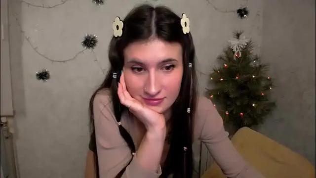 Image 12 of lauradre_ Stream on Chaturbate on 22 days ago