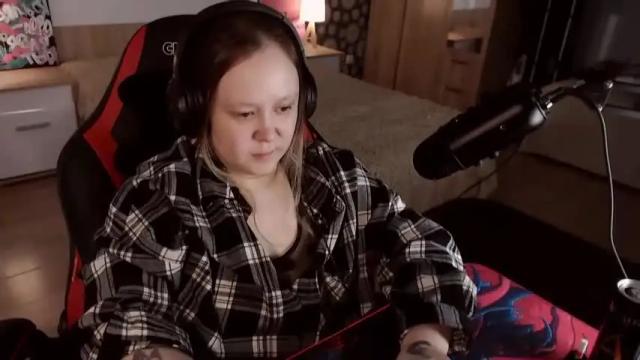 Image 8 of laurafarrell Stream on Chaturbate on 19 months ago