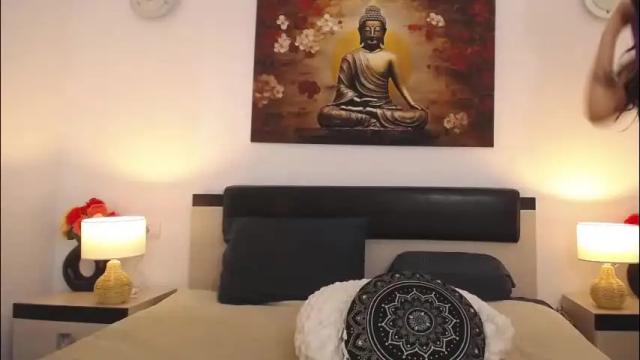 Image 11 of lauragreen34 Stream on Chaturbate on 10 days ago