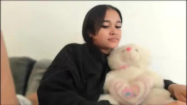 Image 12 of laurah_hill Stream on Chaturbate on 1 month ago