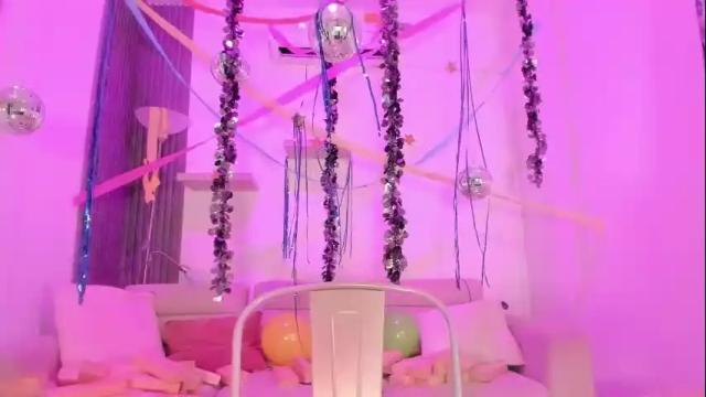 Image 11 of laurah_hill Stream on Chaturbate on 28 days ago