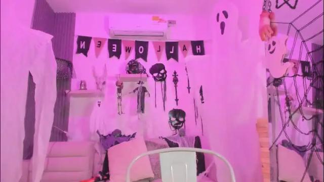 Image 4 of laurah_hill Stream on Chaturbate on 2 days ago